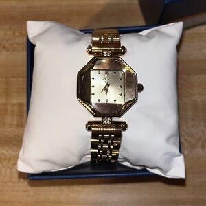 Elegant Gold Bracelet Watch